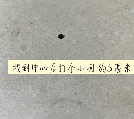 甘泉瓷砖空鼓维修公司专业解答在瓷砖铺贴过程中，如果砂料搅拌不均匀，将会带来以下问题